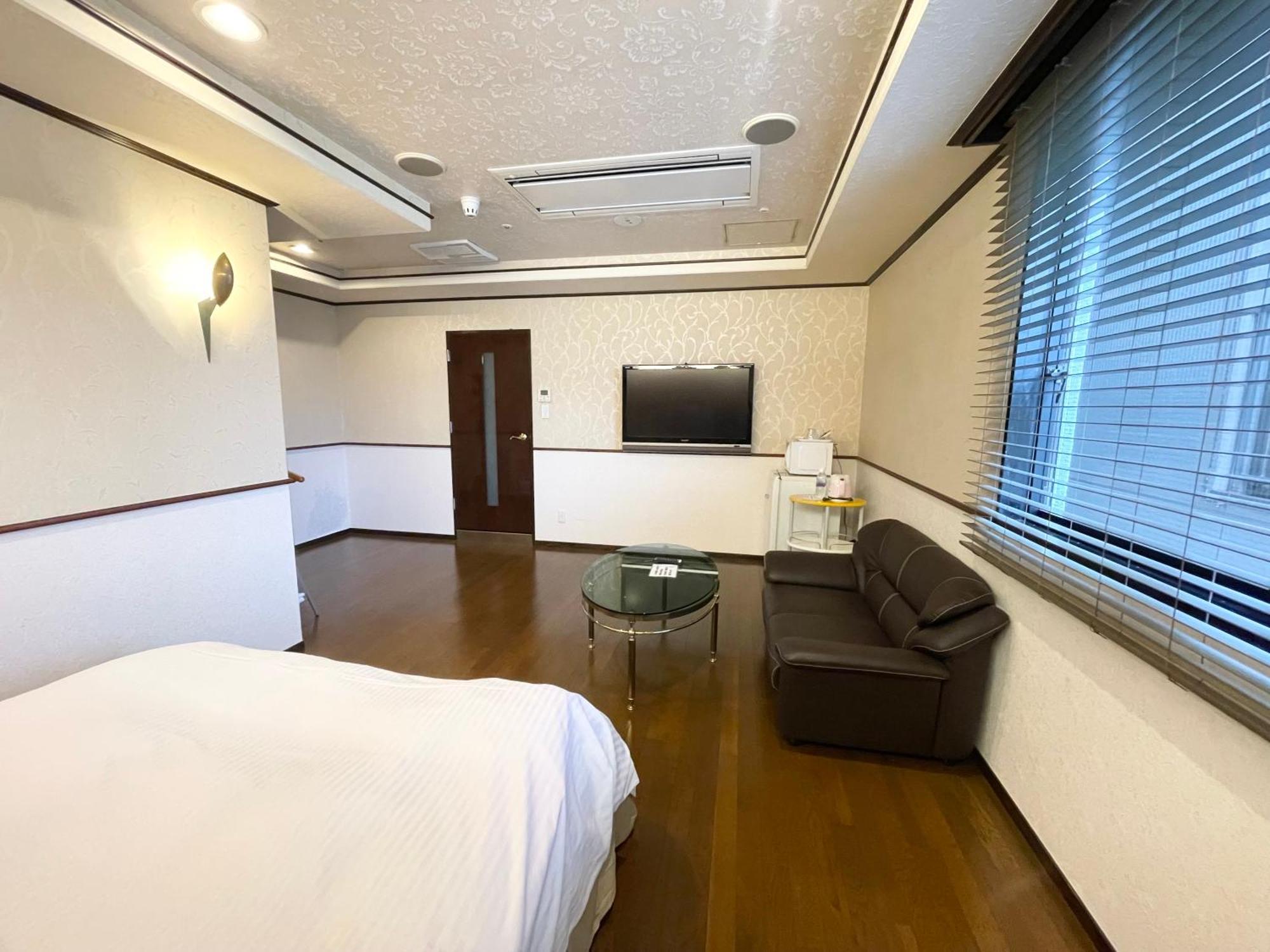 Hotel Ritz Koshien Nisinomija Kültér fotó